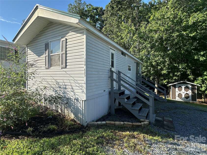 109 Hummingbird Circle, New London, NC 28127.  MLS# CAR4413096, YatesRealty ID 46409. 