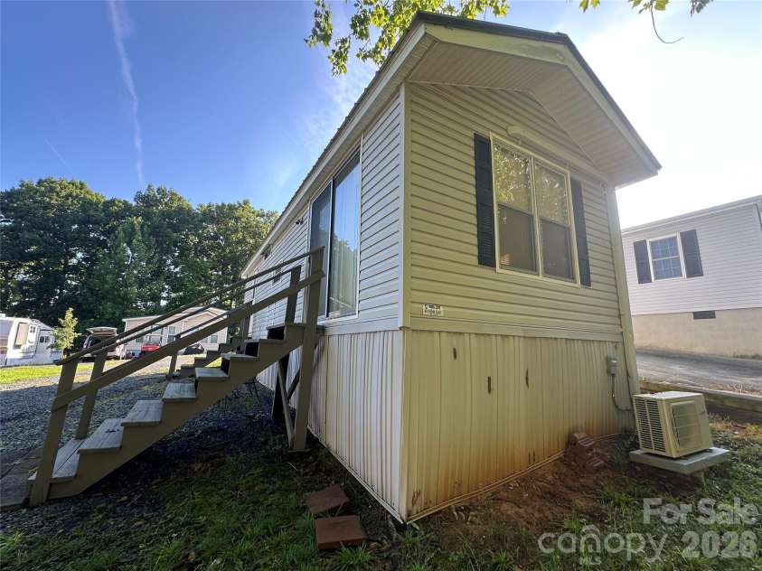 109 Hummingbird Circle, New London, NC 28127.  MLS# CAR4413096, YatesRealty ID 46409. 