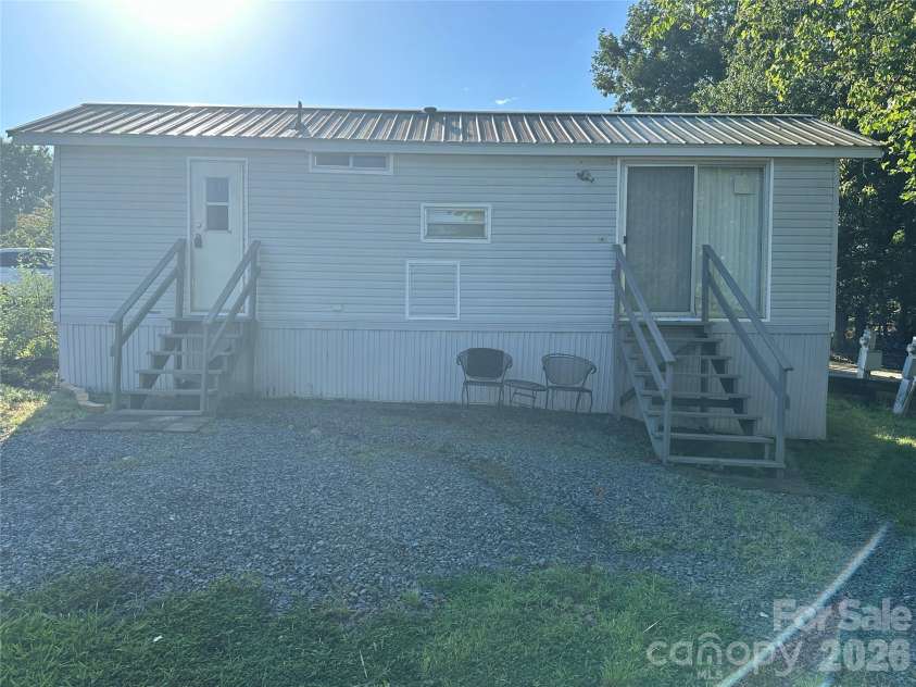 109 Hummingbird Circle, New London, NC 28127.  MLS# CAR4413096, YatesRealty ID 46409. 