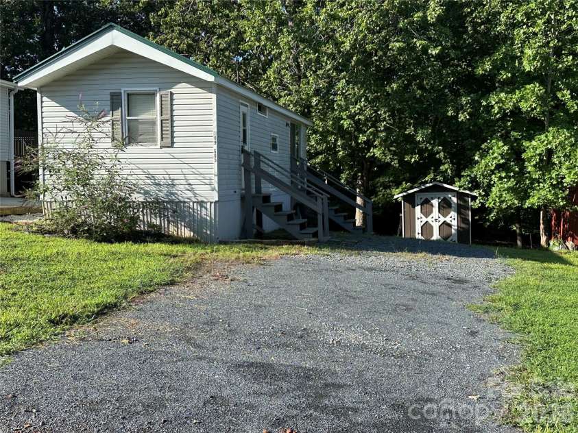 109 Hummingbird Circle, New London, NC 28127.  MLS# CAR4413096, YatesRealty ID 46409. 