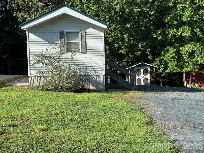 109 Hummingbird Circle, New London, NC 28127.  MLS# CAR4413096, YatesRealty ID 46409. 