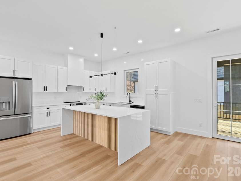 5 Trevs Way, Fletcher, NC 28732.  MLS# CAR4337019, YatesRealty ID 4641. 