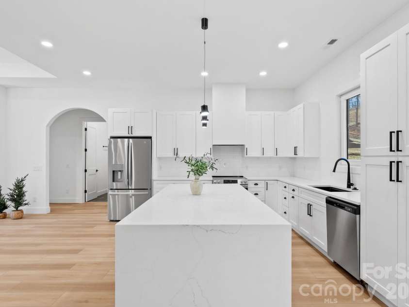 5 Trevs Way, Fletcher, NC 28732.  MLS# CAR4337019, YatesRealty ID 4641. 