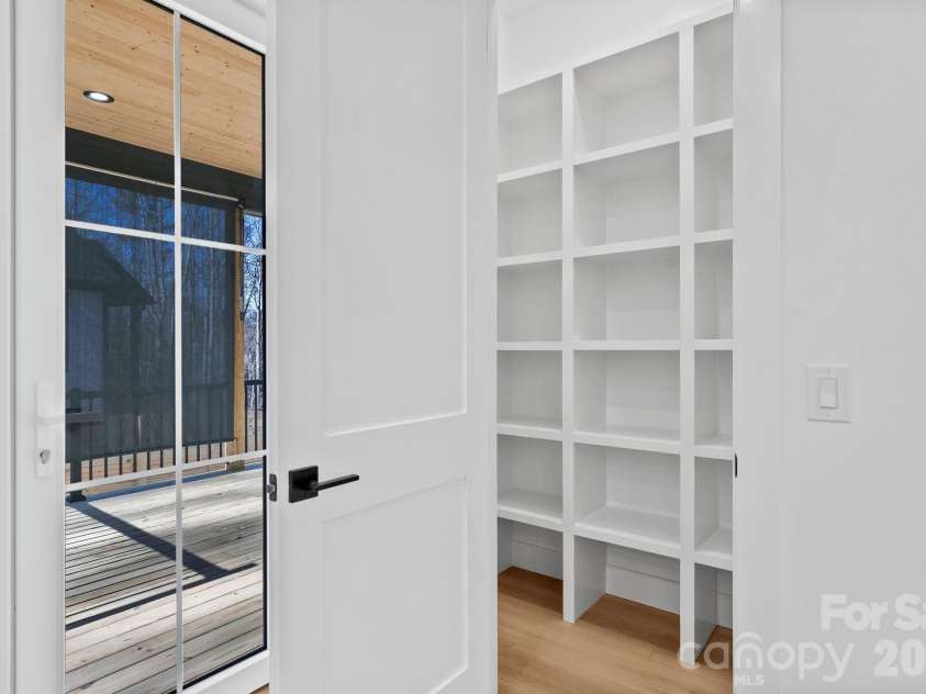 5 Trevs Way, Fletcher, NC 28732.  MLS# CAR4337019, YatesRealty ID 4641. 