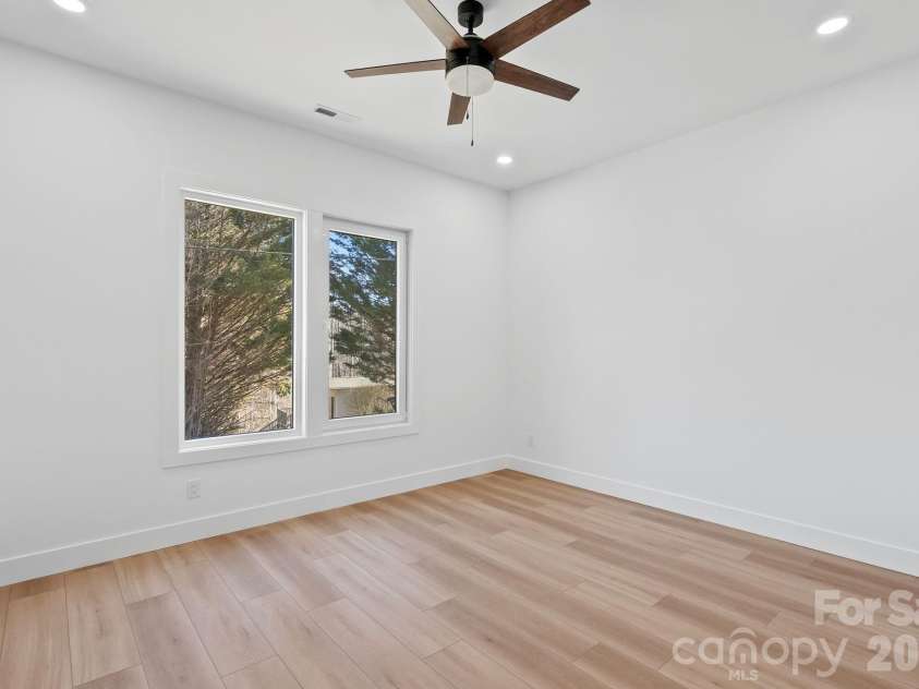 5 Trevs Way, Fletcher, NC 28732.  MLS# CAR4337019, YatesRealty ID 4641. 