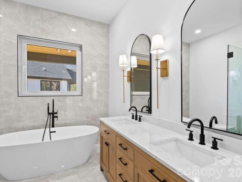 5 Trevs Way, Fletcher, NC 28732.  MLS# CAR4337019, YatesRealty ID 4641. 