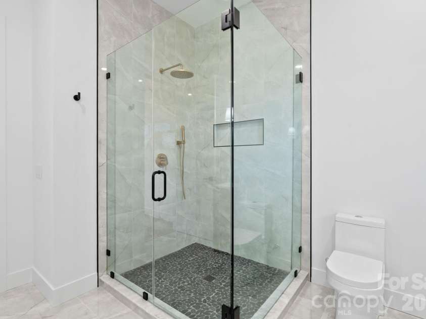 5 Trevs Way, Fletcher, NC 28732.  MLS# CAR4337019, YatesRealty ID 4641. 