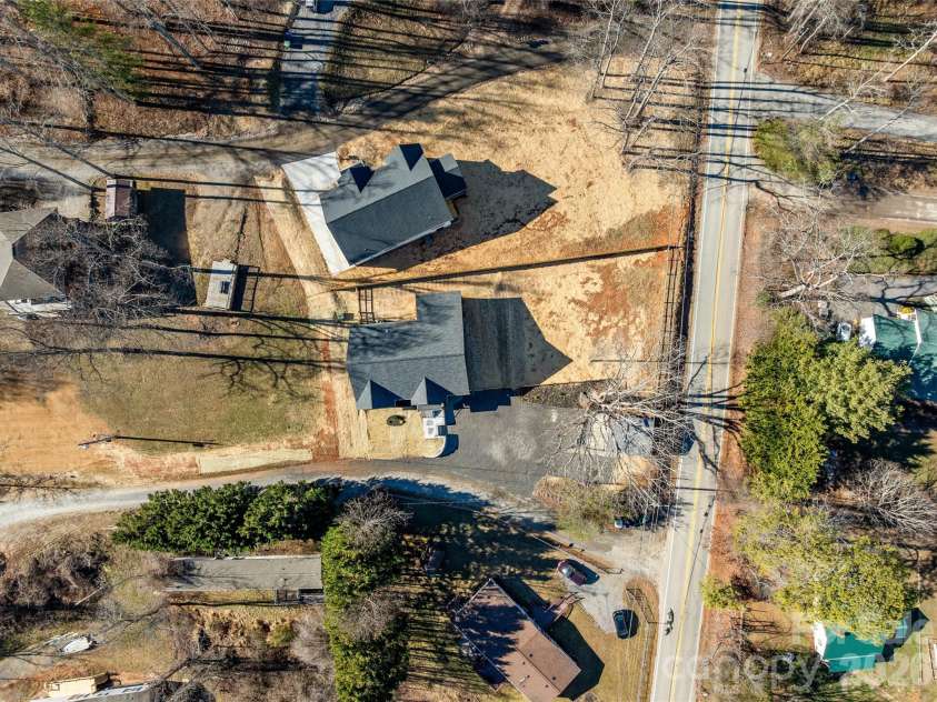 5 Trevs Way, Fletcher, NC 28732.  MLS# CAR4337019, YatesRealty ID 4641. 