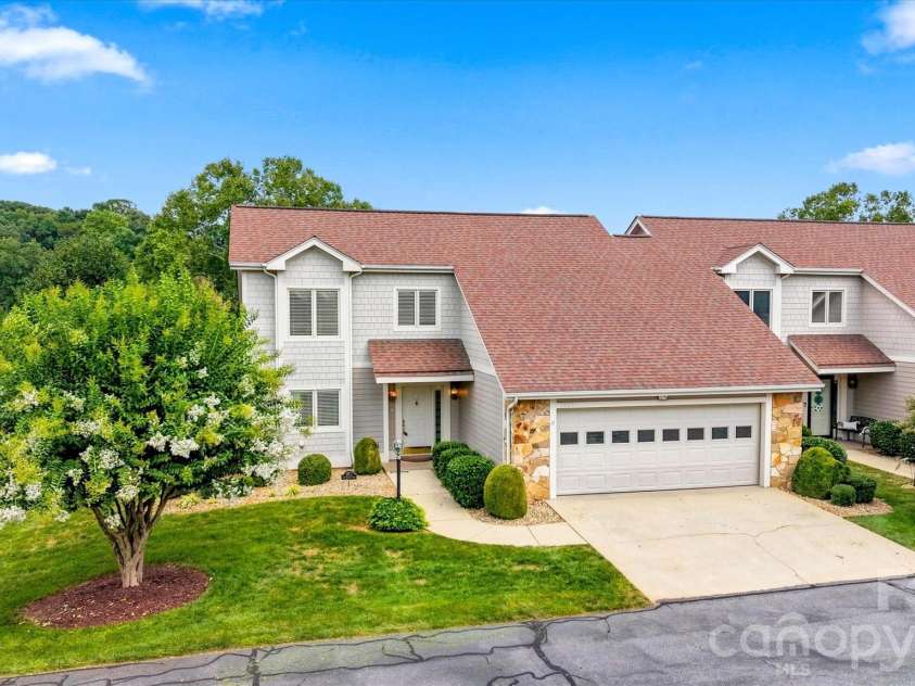 3823 ROCK BRIDGE Drive, Conover, NC 28613.  MLS# CAR4417507, YatesRealty ID 46411. 