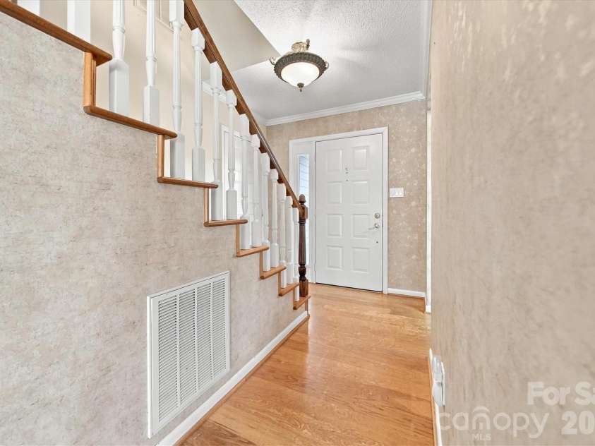 3823 ROCK BRIDGE Drive, Conover, NC 28613.  MLS# CAR4417507, YatesRealty ID 46411. 