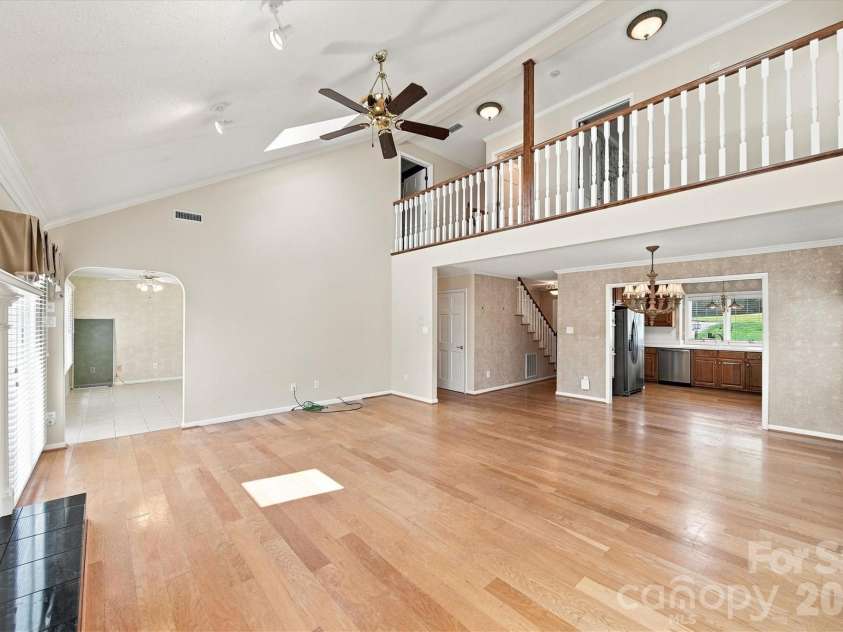 3823 ROCK BRIDGE Drive, Conover, NC 28613.  MLS# CAR4417507, YatesRealty ID 46411. 