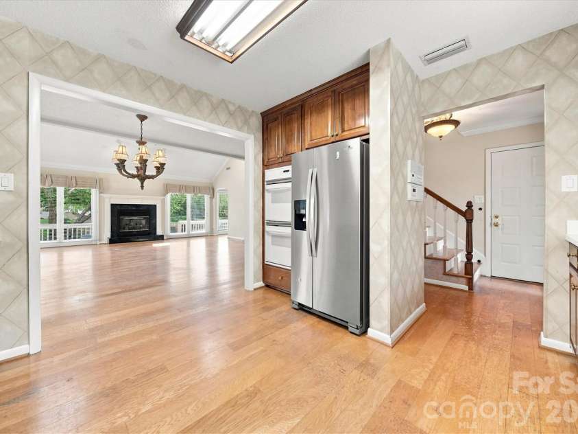 3823 ROCK BRIDGE Drive, Conover, NC 28613.  MLS# CAR4417507, YatesRealty ID 46411. 