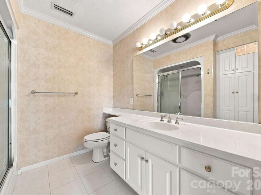 3823 ROCK BRIDGE Drive, Conover, NC 28613.  MLS# CAR4417507, YatesRealty ID 46411. 