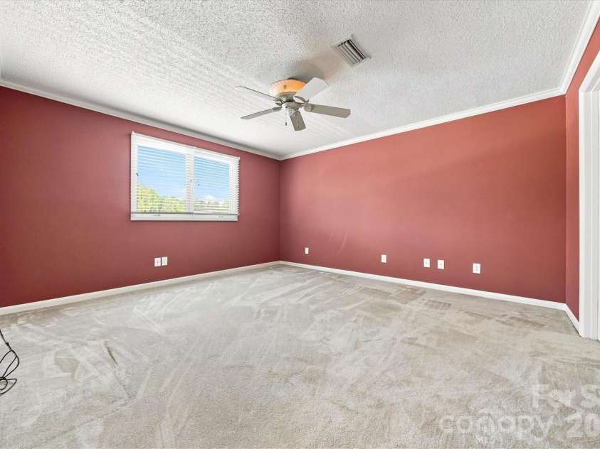 3823 ROCK BRIDGE Drive, Conover, NC 28613.  MLS# CAR4417507, YatesRealty ID 46411. 