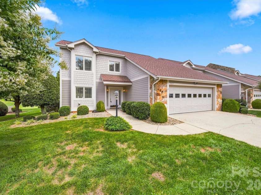3823 ROCK BRIDGE Drive, Conover, NC 28613.  MLS# CAR4417507, YatesRealty ID 46411. 
