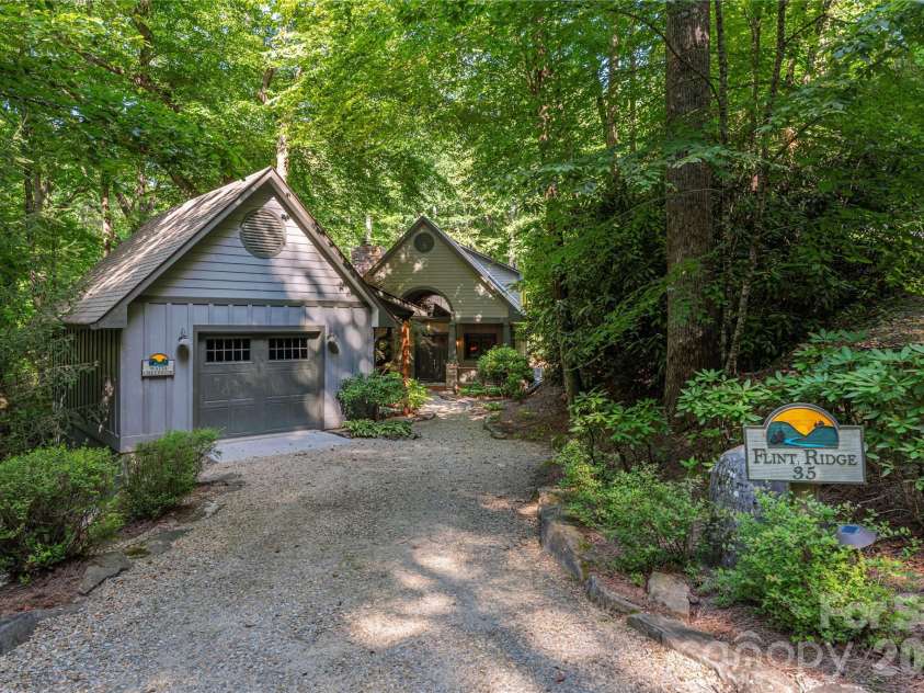 35 Flint Ridge Road, Bryson City, NC 28713.  MLS# CAR4410235, YatesRealty ID 46412. 