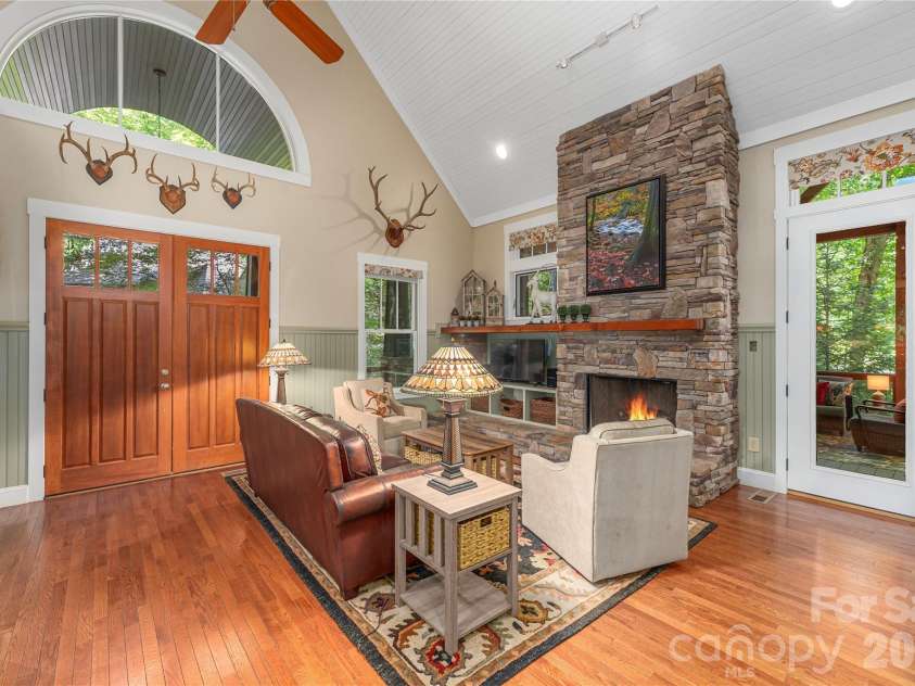 35 Flint Ridge Road, Bryson City, NC 28713.  MLS# CAR4410235, YatesRealty ID 46412. 