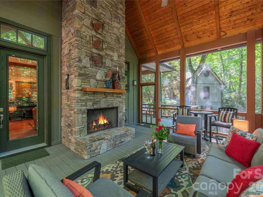 35 Flint Ridge Road, Bryson City, NC 28713.  MLS# CAR4410235, YatesRealty ID 46412. 