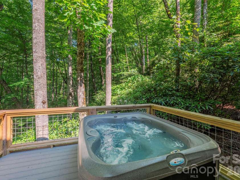 35 Flint Ridge Road, Bryson City, NC 28713.  MLS# CAR4410235, YatesRealty ID 46412. 