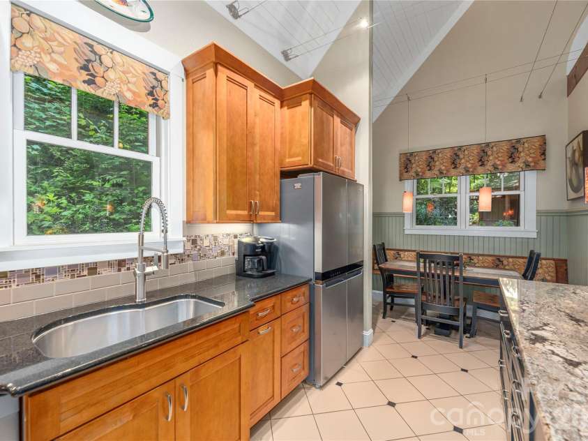 35 Flint Ridge Road, Bryson City, NC 28713.  MLS# CAR4410235, YatesRealty ID 46412. 