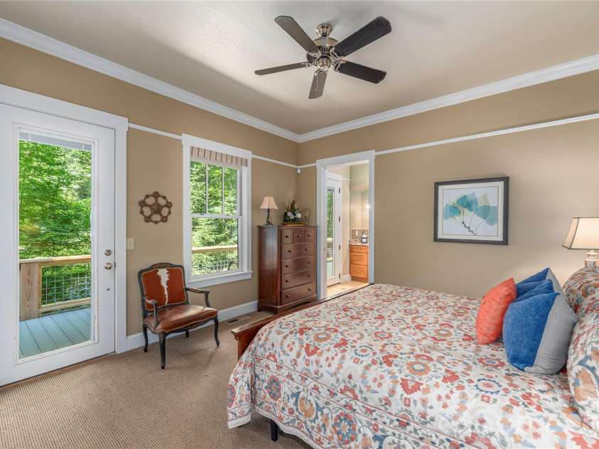 35 Flint Ridge Road, Bryson City, NC 28713.  MLS# CAR4410235, YatesRealty ID 46412. 