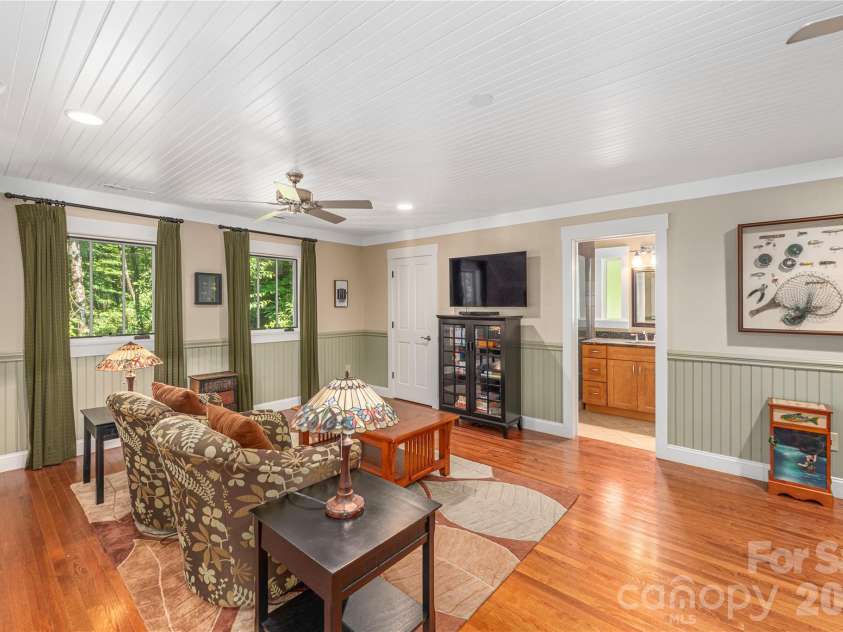 35 Flint Ridge Road, Bryson City, NC 28713.  MLS# CAR4410235, YatesRealty ID 46412. 