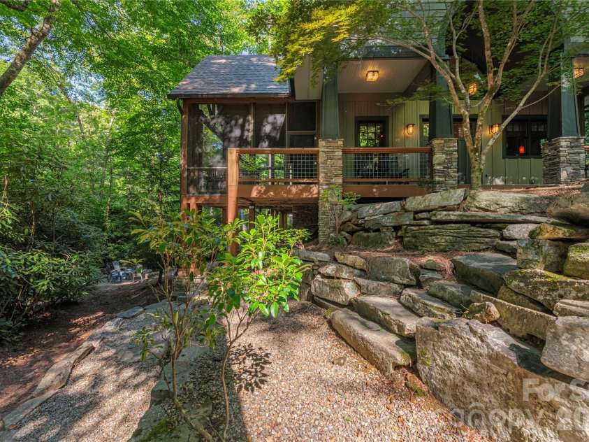 35 Flint Ridge Road, Bryson City, NC 28713.  MLS# CAR4410235, YatesRealty ID 46412. 