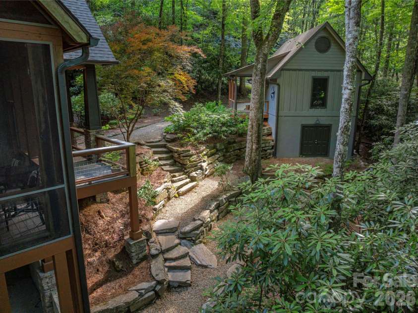 35 Flint Ridge Road, Bryson City, NC 28713.  MLS# CAR4410235, YatesRealty ID 46412. 