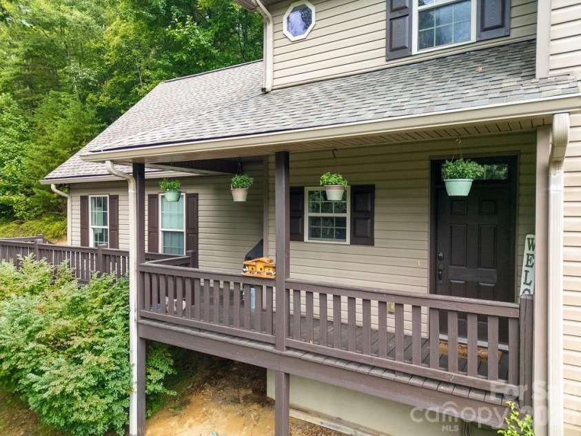 62 Pine Hill Drive, Brevard, NC 28712.  MLS# CAR4415644, YatesRealty ID 46413. 