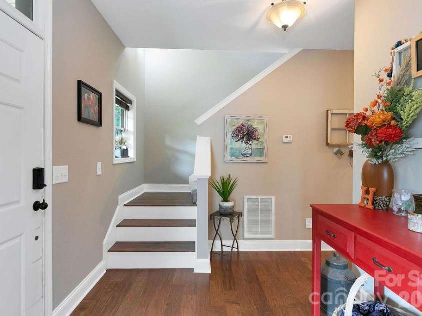 62 Pine Hill Drive, Brevard, NC 28712.  MLS# CAR4415644, YatesRealty ID 46413. 