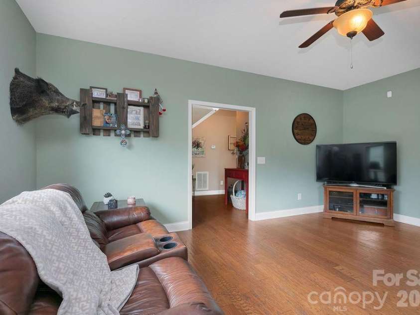 62 Pine Hill Drive, Brevard, NC 28712.  MLS# CAR4415644, YatesRealty ID 46413. 