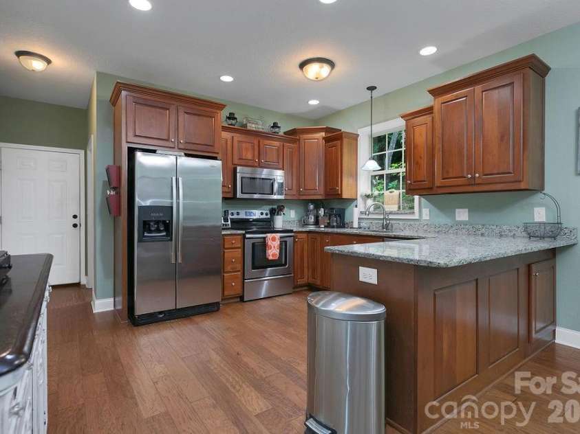 62 Pine Hill Drive, Brevard, NC 28712.  MLS# CAR4415644, YatesRealty ID 46413. 