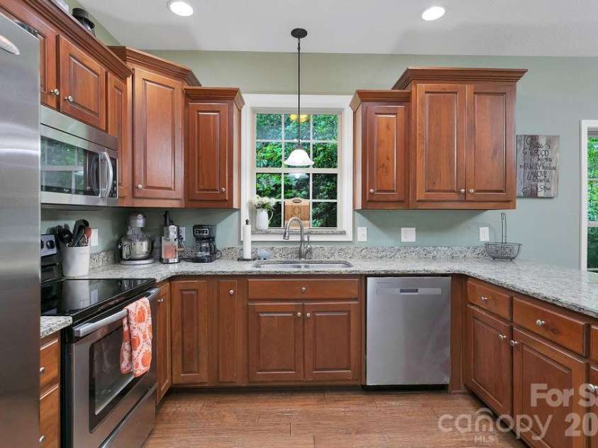 62 Pine Hill Drive, Brevard, NC 28712.  MLS# CAR4415644, YatesRealty ID 46413. 