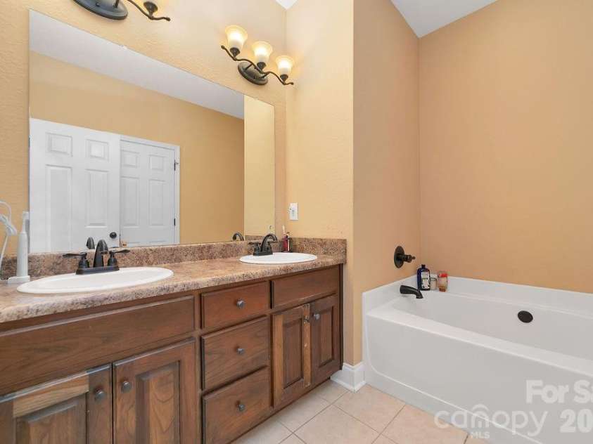 62 Pine Hill Drive, Brevard, NC 28712.  MLS# CAR4415644, YatesRealty ID 46413. 