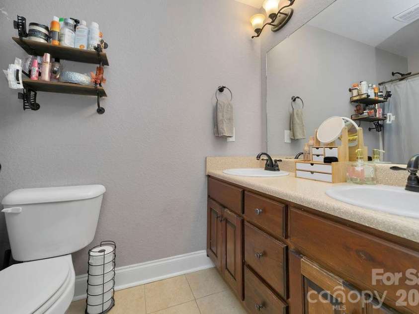 62 Pine Hill Drive, Brevard, NC 28712.  MLS# CAR4415644, YatesRealty ID 46413. 