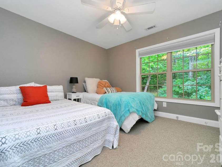 62 Pine Hill Drive, Brevard, NC 28712.  MLS# CAR4415644, YatesRealty ID 46413. 