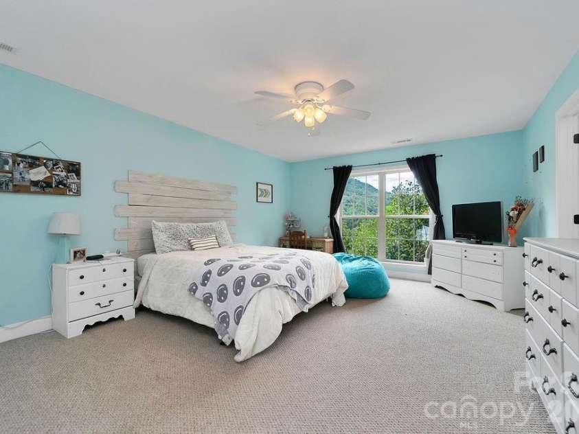 62 Pine Hill Drive, Brevard, NC 28712.  MLS# CAR4415644, YatesRealty ID 46413. 