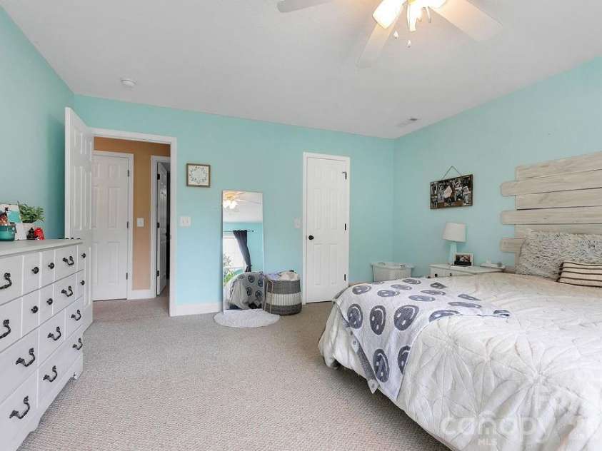 62 Pine Hill Drive, Brevard, NC 28712.  MLS# CAR4415644, YatesRealty ID 46413. 