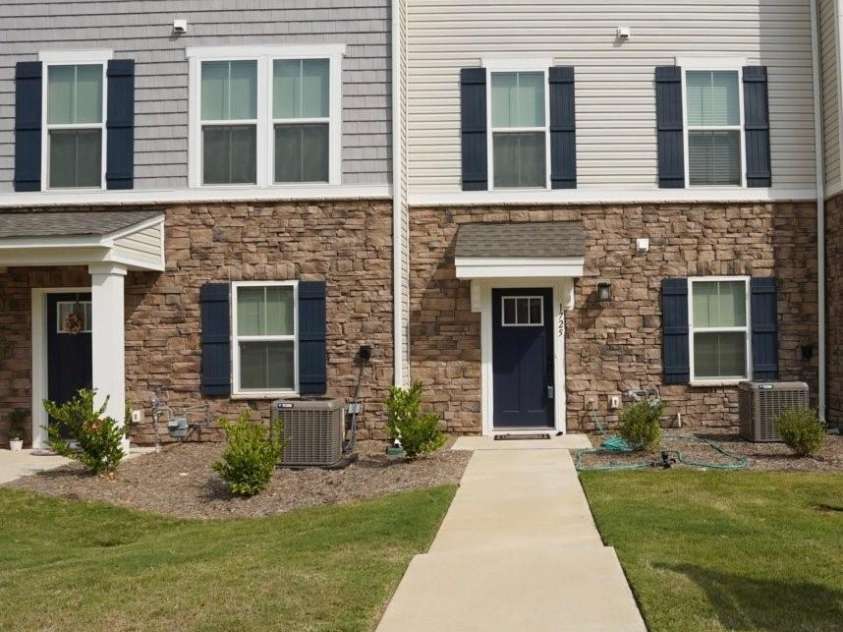 1725 Aspire Street, Charlotte, NC 28262.  MLS# CAR4205926, YatesRealty ID 4642. 