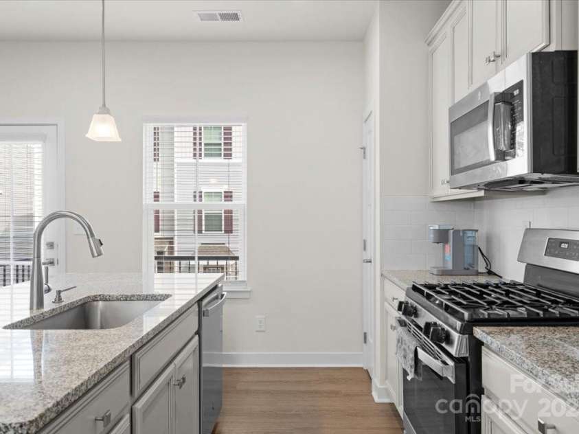 1725 Aspire Street, Charlotte, NC 28262.  MLS# CAR4205926, YatesRealty ID 4642. 