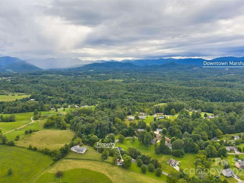 271 Breton Ridge Road, Leicester, NC 28748.  MLS# CAR4284121, YatesRealty ID 4642. 15 Mins to Marshall