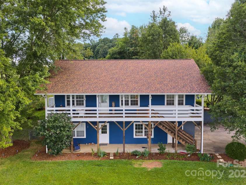 271 Breton Ridge Road, Leicester, NC 28748.  MLS# CAR4284121, YatesRealty ID 4642. Front of home