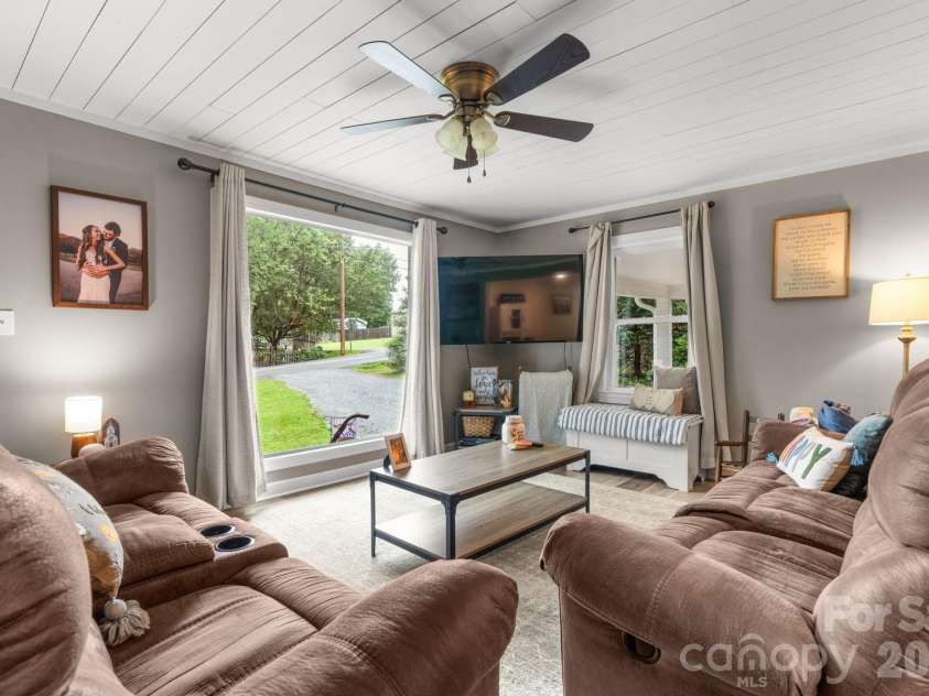 403 Shasta Lane, Lenoir, NC 28645.  MLS# CAR4417518, YatesRealty ID 46420. 