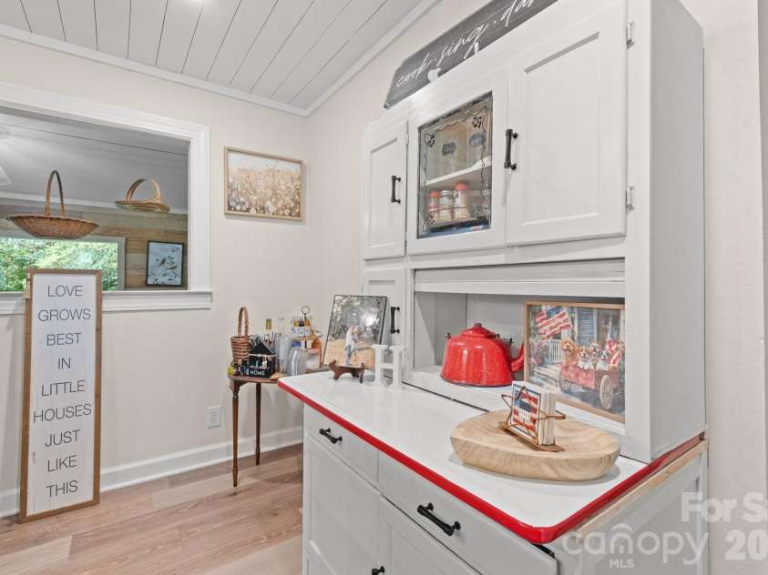 403 Shasta Lane, Lenoir, NC 28645.  MLS# CAR4417518, YatesRealty ID 46420. 