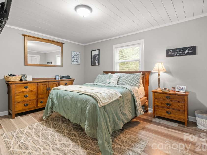 403 Shasta Lane, Lenoir, NC 28645.  MLS# CAR4417518, YatesRealty ID 46420. 