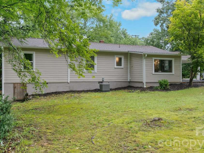 403 Shasta Lane, Lenoir, NC 28645.  MLS# CAR4417518, YatesRealty ID 46420. 