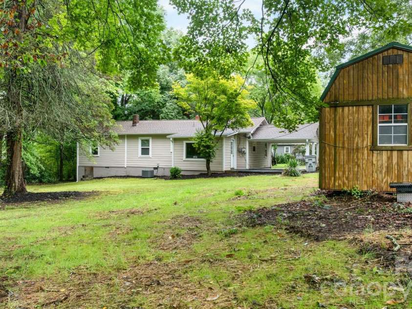403 Shasta Lane, Lenoir, NC 28645.  MLS# CAR4417518, YatesRealty ID 46420. 