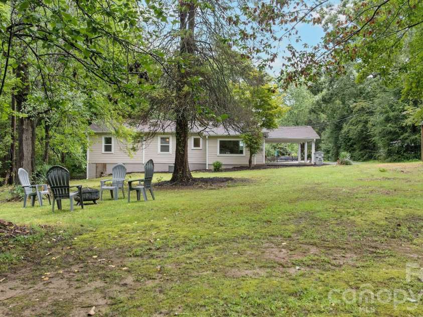 403 Shasta Lane, Lenoir, NC 28645.  MLS# CAR4417518, YatesRealty ID 46420. 