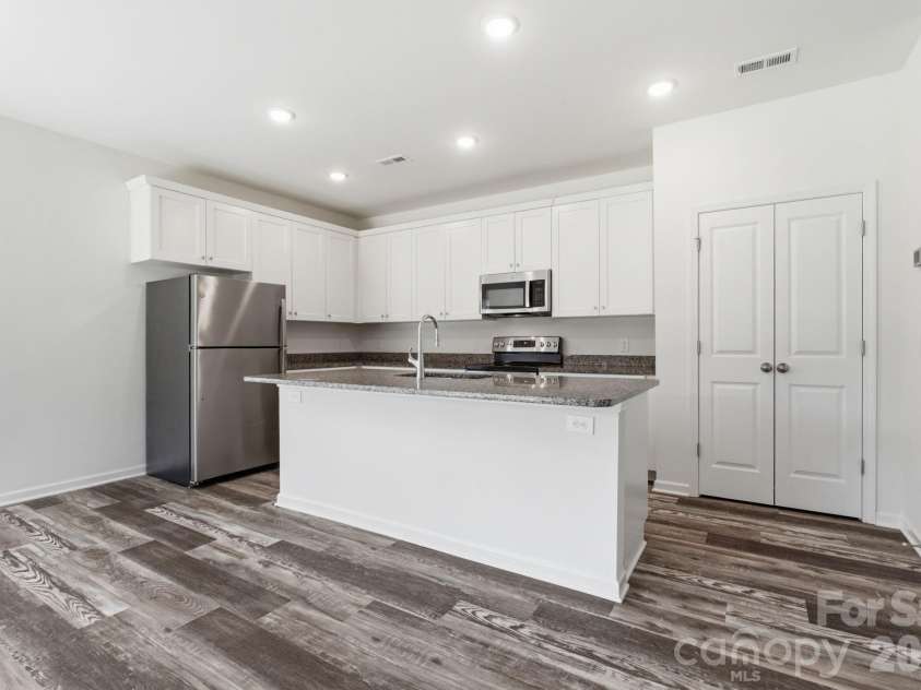 1820 Safriet Road, Statesville, NC 28677.  MLS# CAR4390167, YatesRealty ID 46421. Kitchen