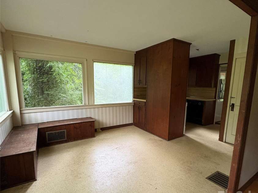 912 Halstead Boulevard, Hendersonville, NC 28791.  MLS# CAR4407762, YatesRealty ID 46423. 2 Large Windows in Dining Room